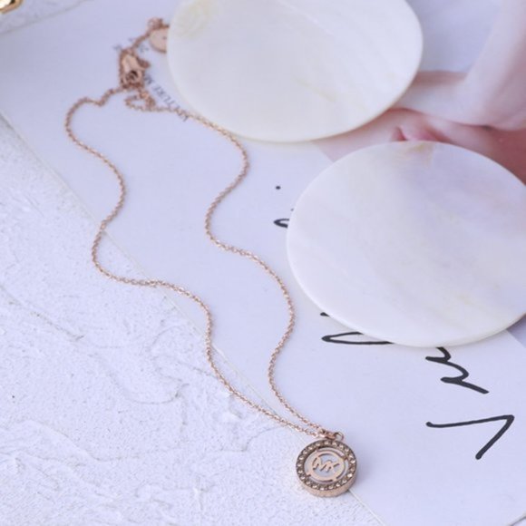 Michael Kors Simple Zircon Shell Necklace - Picture 1 of 6